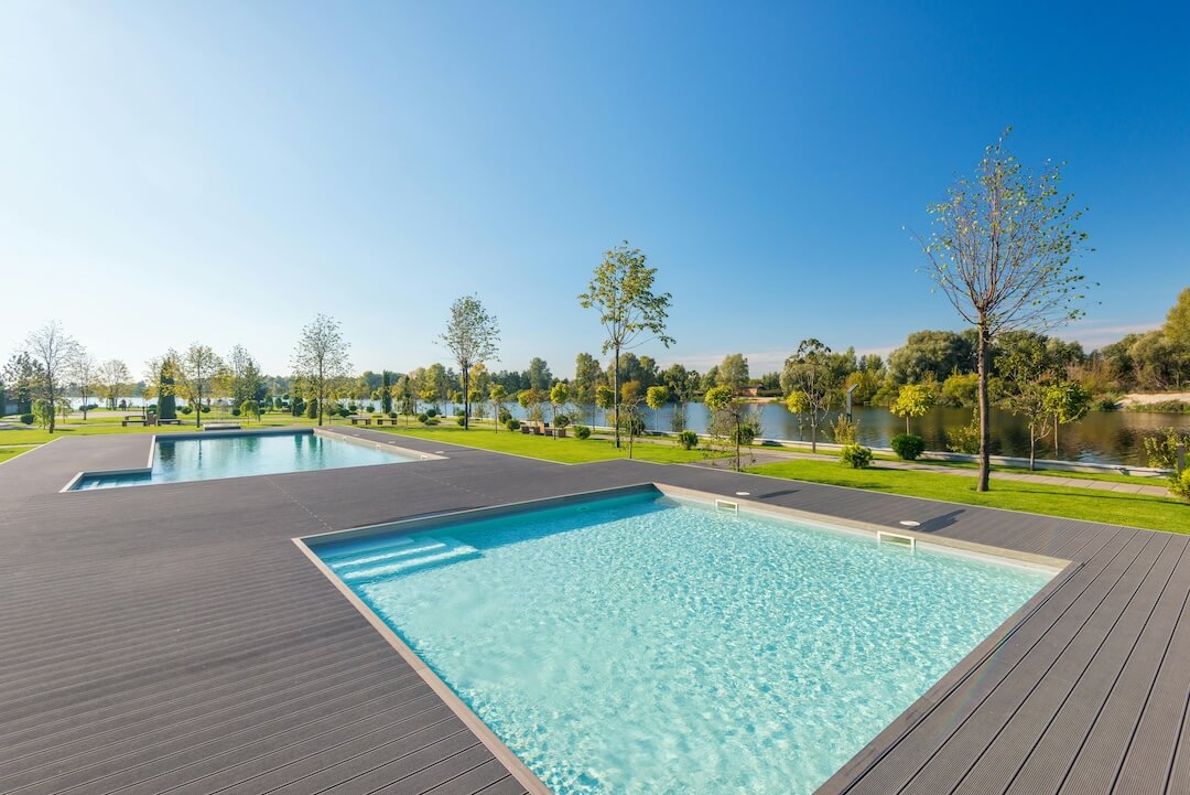 Understanding Florida's Impact on Pool Chemistry Image